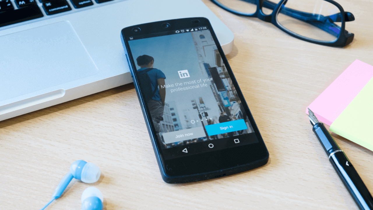 ¿Cómo mejorar tu perfil de LinkedIn con ChatGPT?